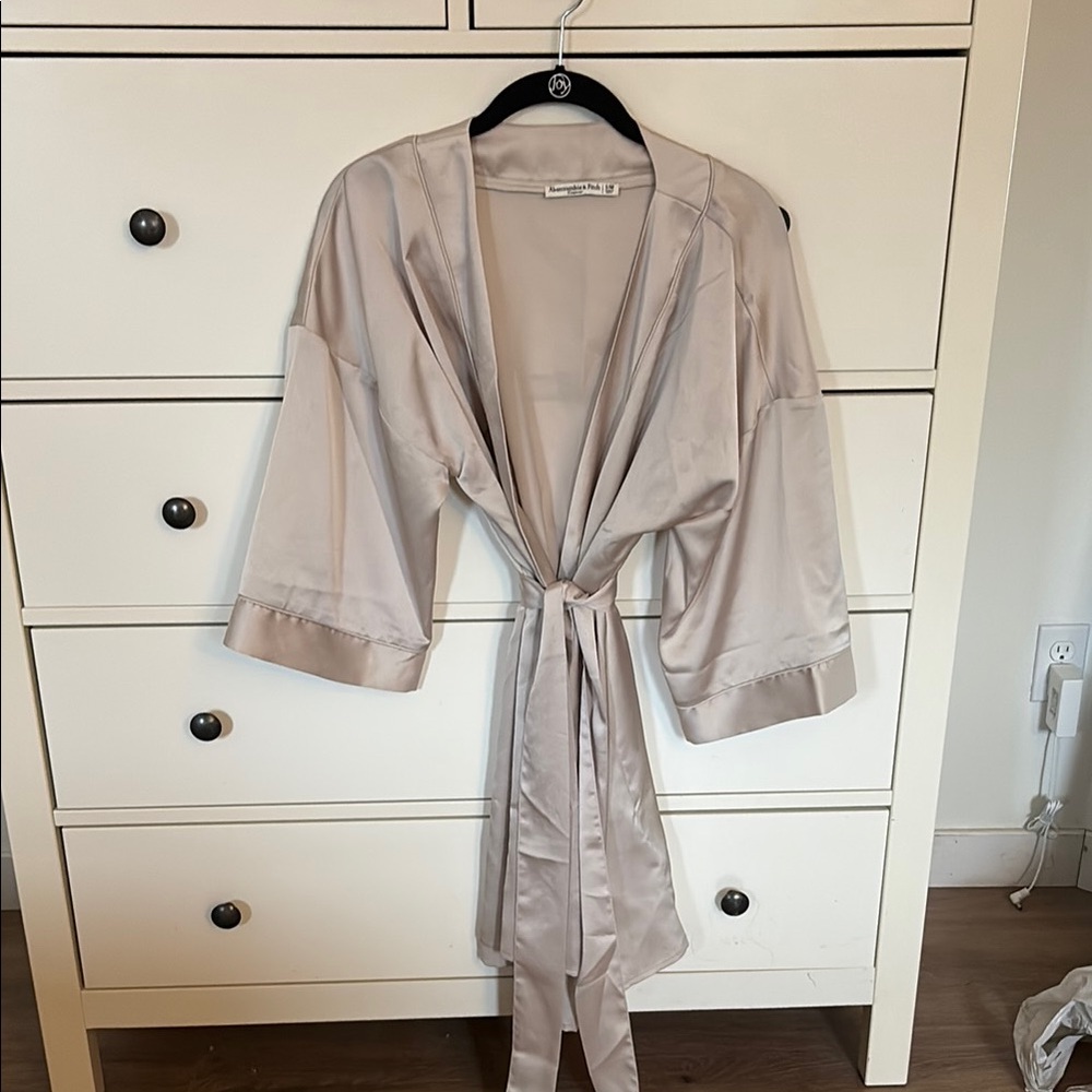 Abercrombie & Fitch Satin Robe